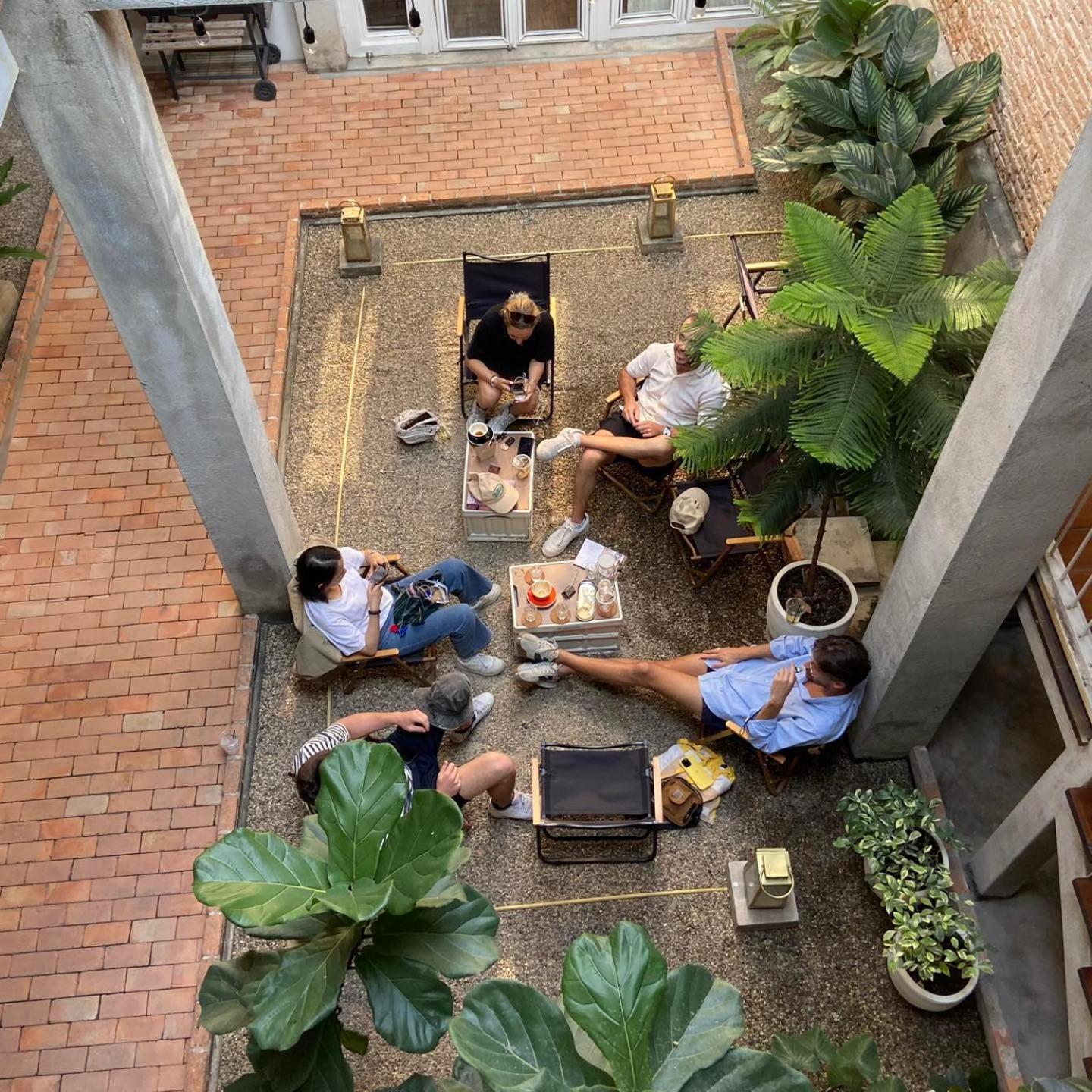 Khunluang Hostel (Adults Only) Chiang Mai Zewnętrze zdjęcie