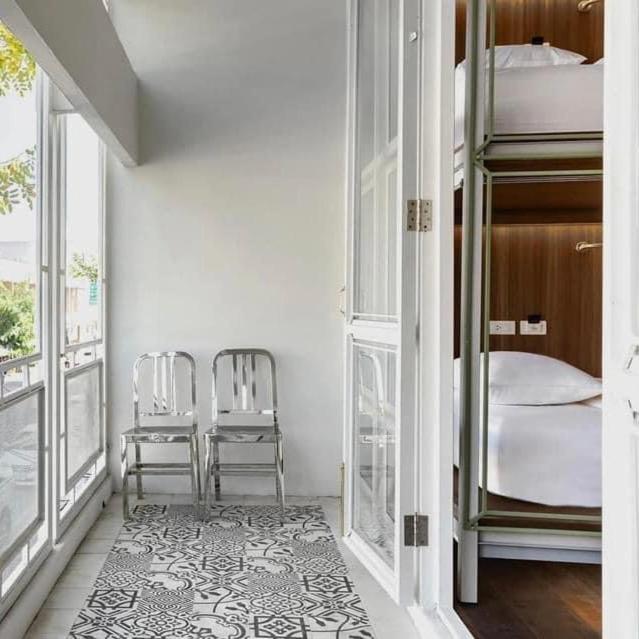 Khunluang Hostel (Adults Only) Chiang Mai Zewnętrze zdjęcie
