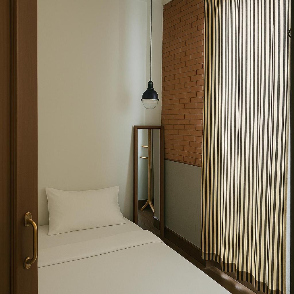 Khunluang Hostel (Adults Only) Chiang Mai Zewnętrze zdjęcie